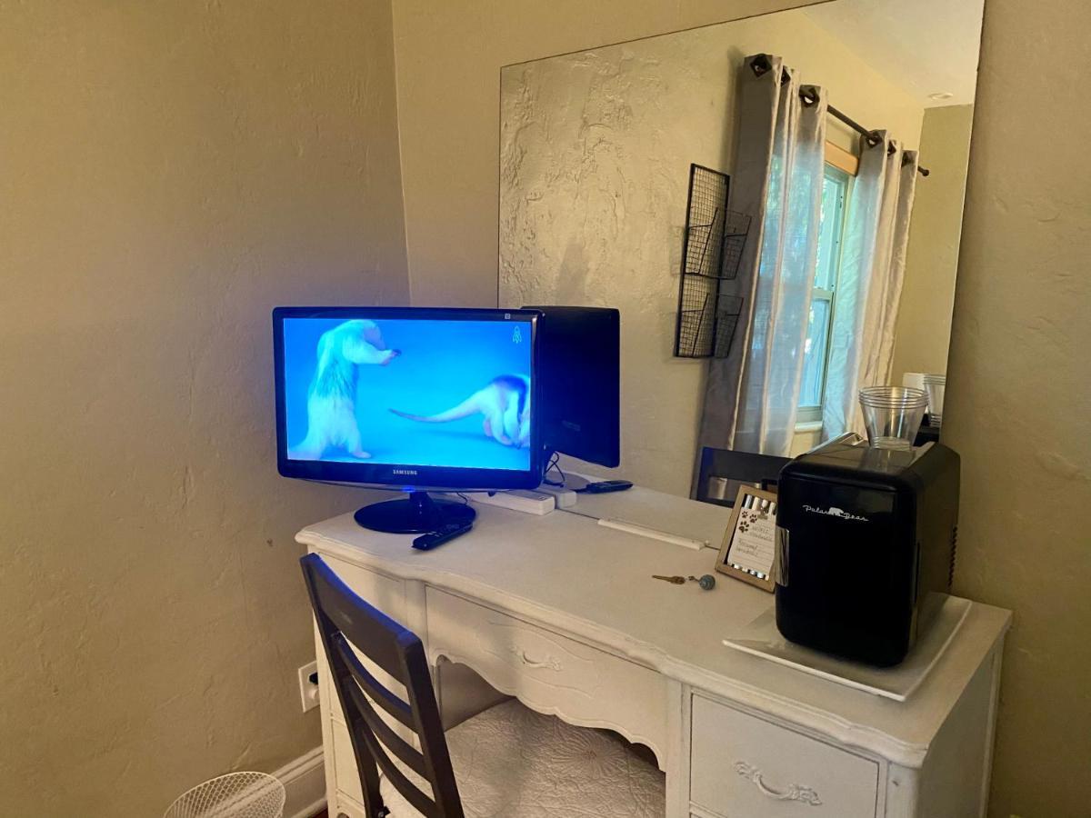 Villa Olivia Guest Rooms Hollywood Exterior photo